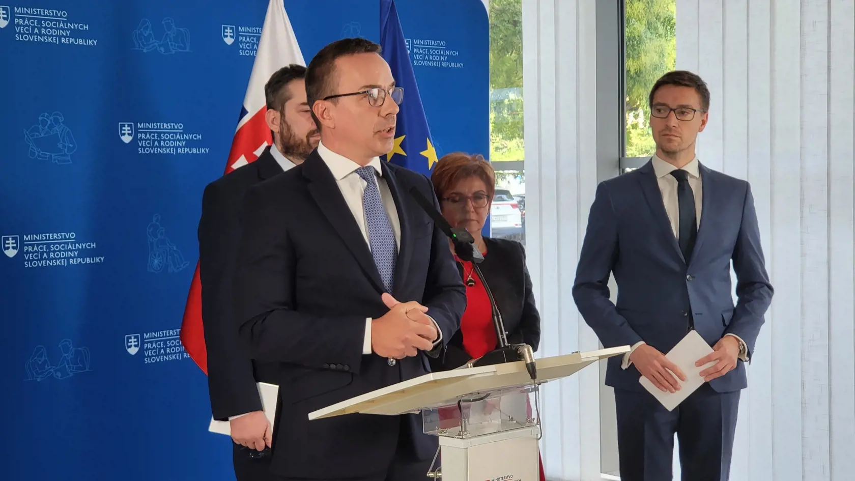 Erik Tomáš predstavuje novinky v sociálnej oblasti.
