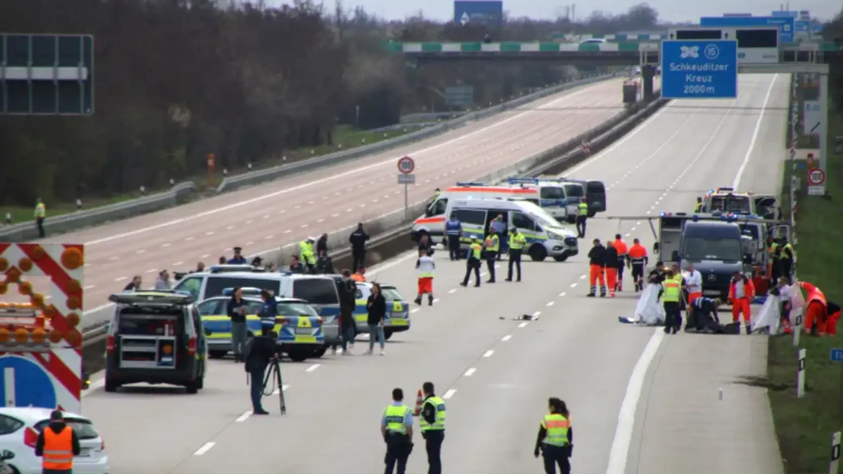 Na diaľnici pri Lipsku sa prevrátil autobus so slovenským šoférom, štyria ľudia prišli o život