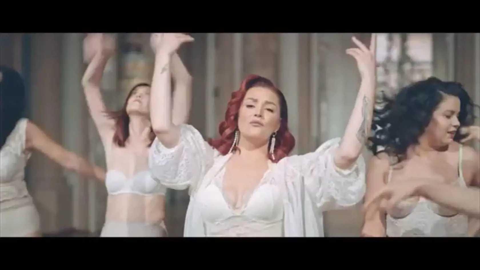 Barbora odhodila zábrany a vo videoklipe sa poriadne odviazala.