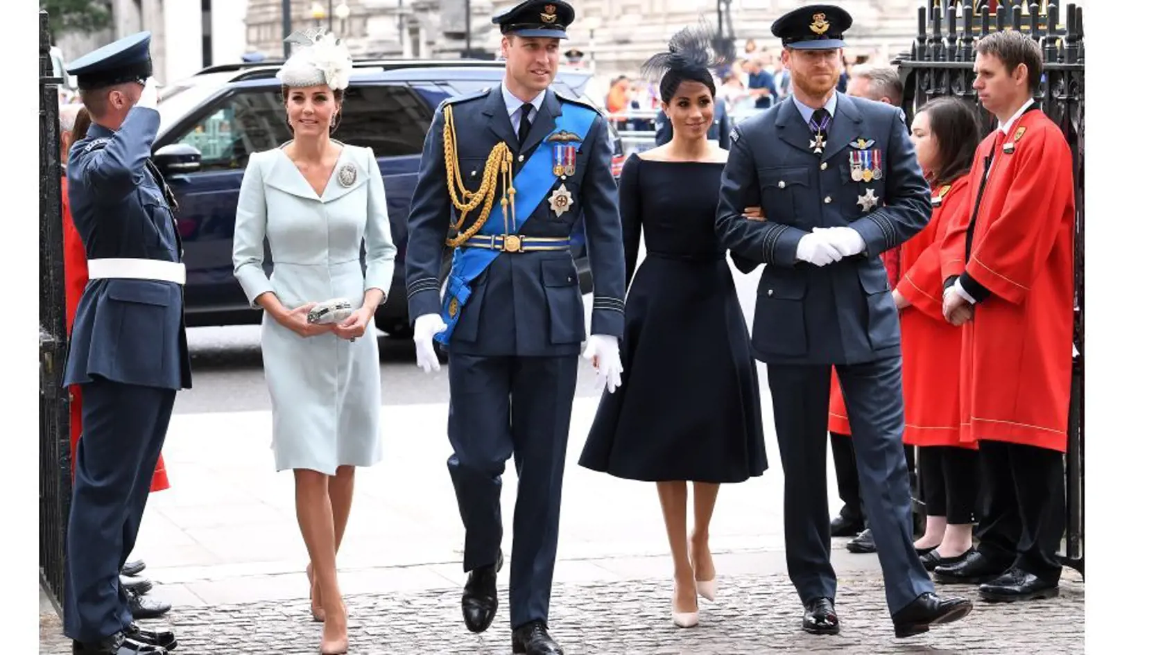 Vojvodkyňa Kate, princ William, vojvodkyňa zo Sussexu, princ Harry