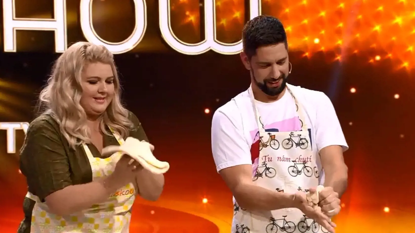 V relácii Chart Show sa vždy stretnú traja hostia, ktorí ľudí v hľadisku a rovnako aj divákov pred obrazovkami vynikajúco zabávajú.
