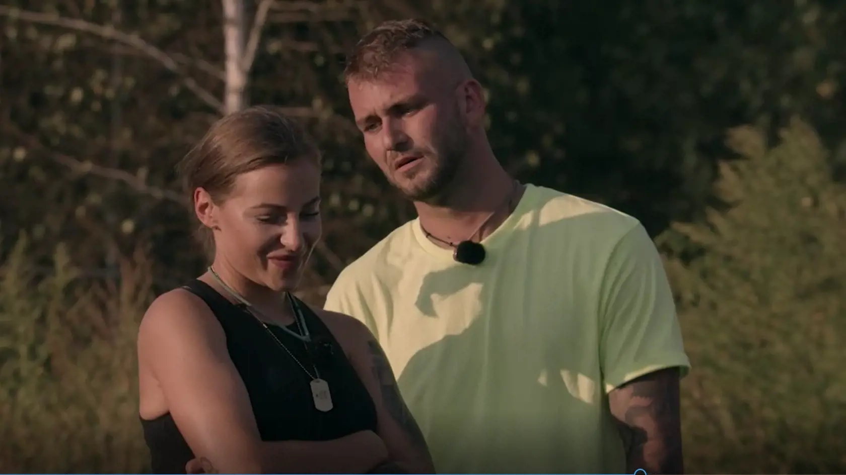 Duel síce vyhrali Rebeka a Heňo, no pre porušovanie pravidiel a arogantnosť si museli farmári zvoliť iba jedného, kto sa vráti naspäť. Vybrali si Heňa.