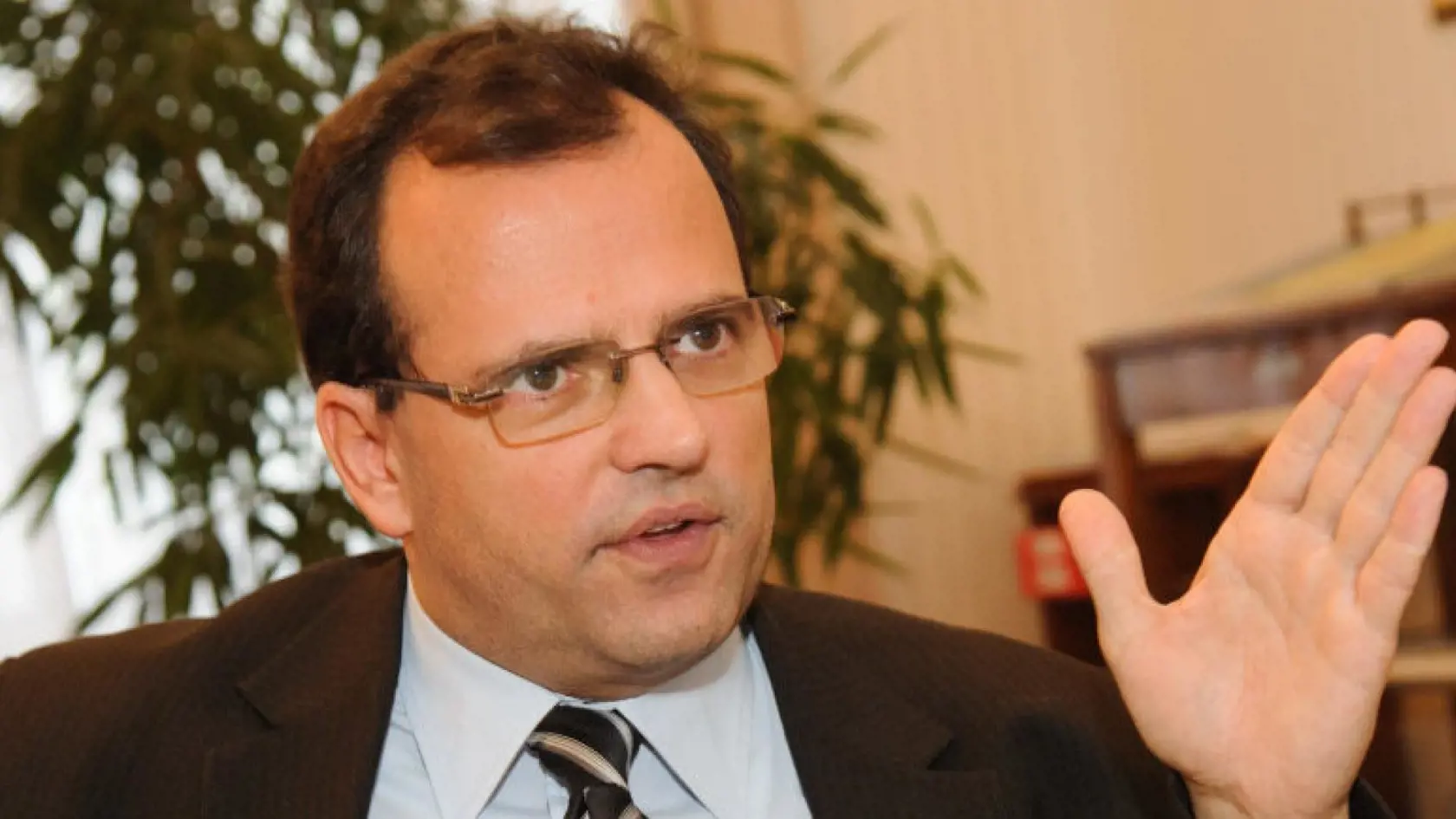 Predseda Krajského súdu pre trestné veci vo Viedni Friedrich Forshuber. Tento súd v oslobodzujúcom rozsudku uviedol, že dospel  k záveru, že obvinený si nebol vedomý rozsahu svojho konania a ponuku na úplatok nemyslel vážne.