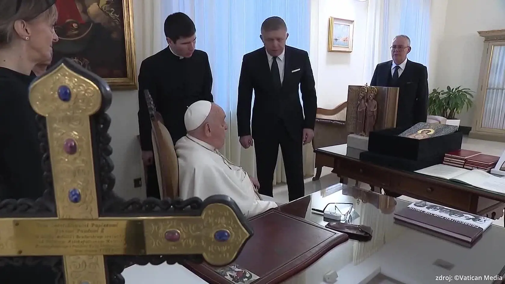Premiér Robert Fico (Smer) sa počas svojej návštevy Vatikánu stretol so Svätým Otcom Františkom (88).