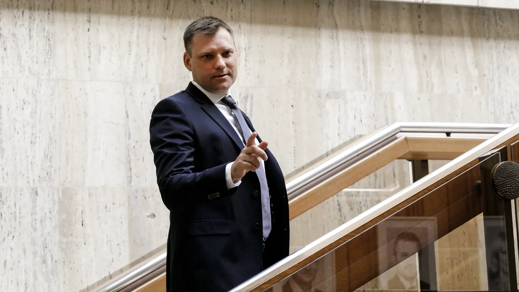 Na snímke podpredseda vlády a minister životného prostredia SR Tomáš Taraba (nominant SNS) pred 46. rokovaním vlády SR 28. augusta 2024 v Bratislave. FOTO TASR - Dano Veselský
