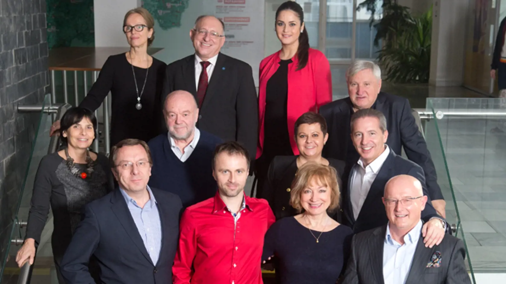 Porota (horný rad zĽava): Silvia Pastoreková, Rudolf Sivák, Kristína Schreiberová,  Kamil Peteraj, Ľubica Vitková, Peter Lipa, Mirjana Hron Sikimič, Václav Mika, Marian  Turner, Marián Zima, Mária Vaškovičová, Gabriel Csollár.