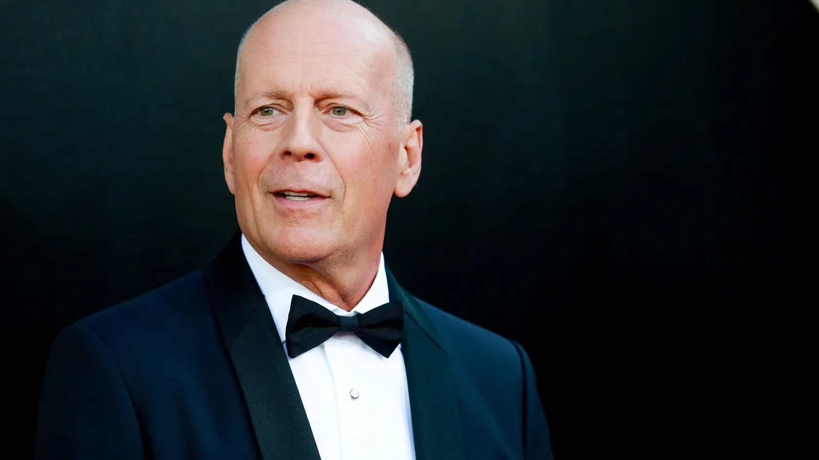 Bruce Willis po diagnostikovaní demencie pred kamerami tajil, že je chorý. Používal na to viaceré techniky.