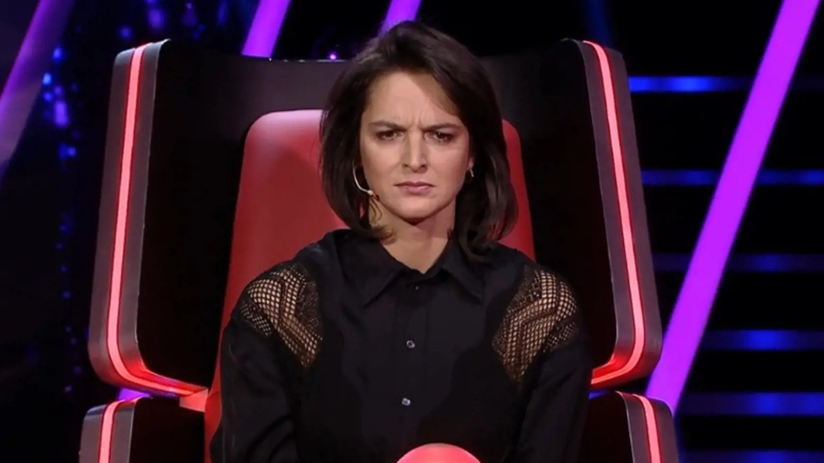 Jana prejavovala emócie až príliš a vkuse si prehrabávala vlasy.