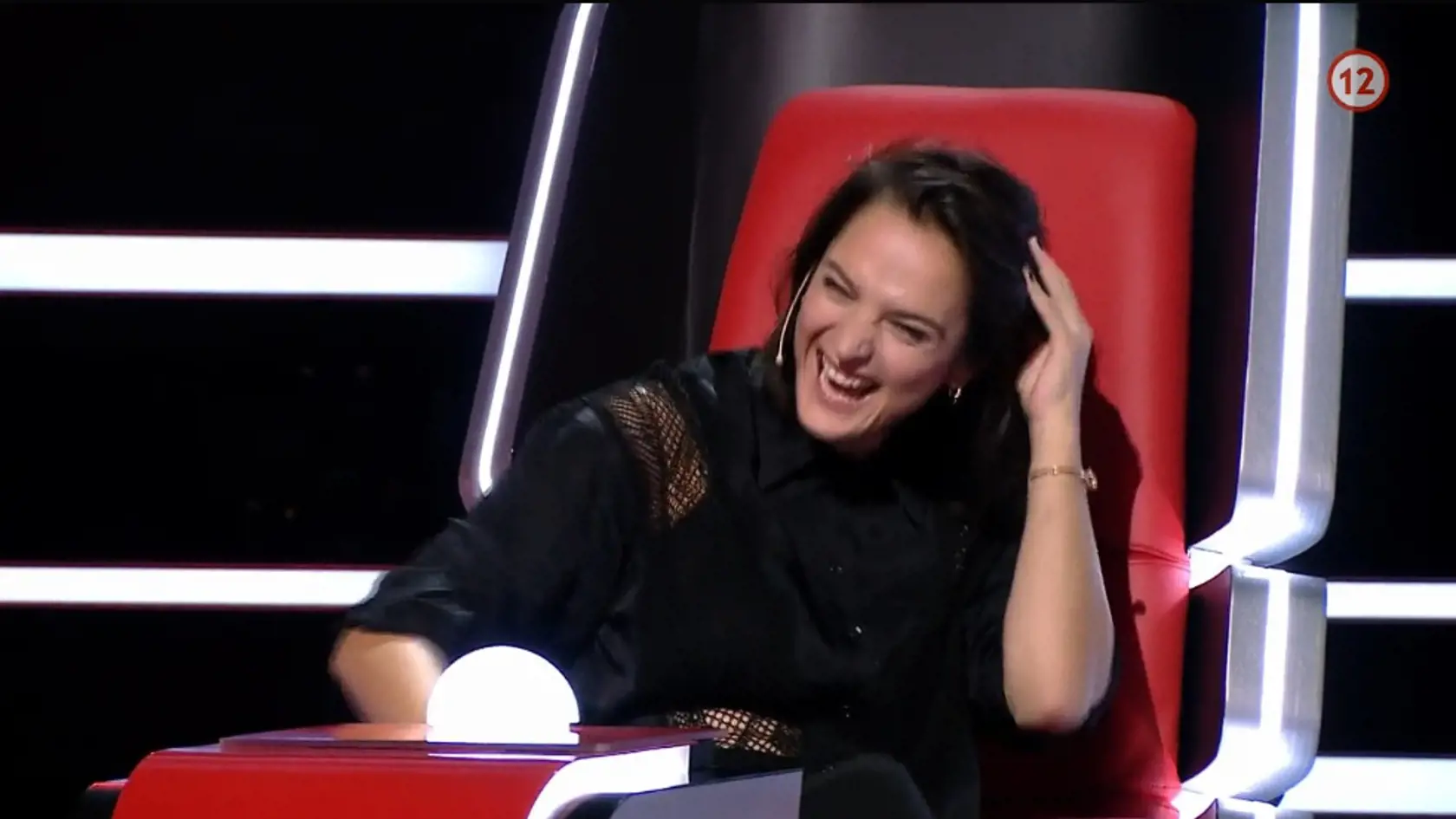 Jana prejavovala emócie až príliš a vkuse si prehrabávala vlasy.