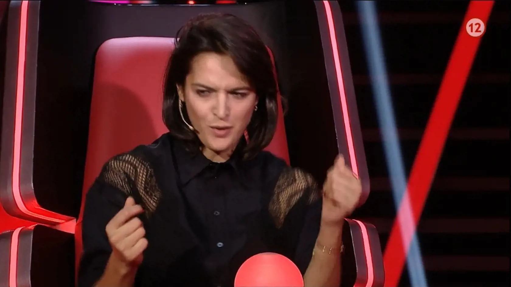 Jana prejavovala emócie až príliš a vkuse si prehrabávala vlasy.