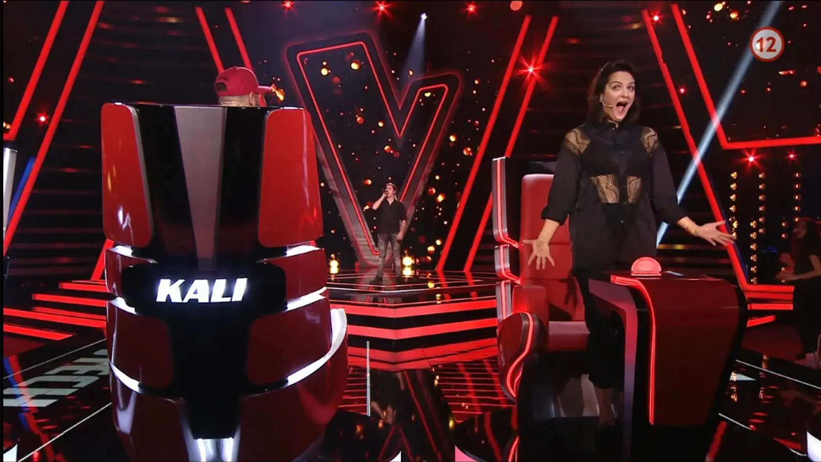 Jana prejavovala emócie až príliš a vkuse si prehrabávala vlasy.