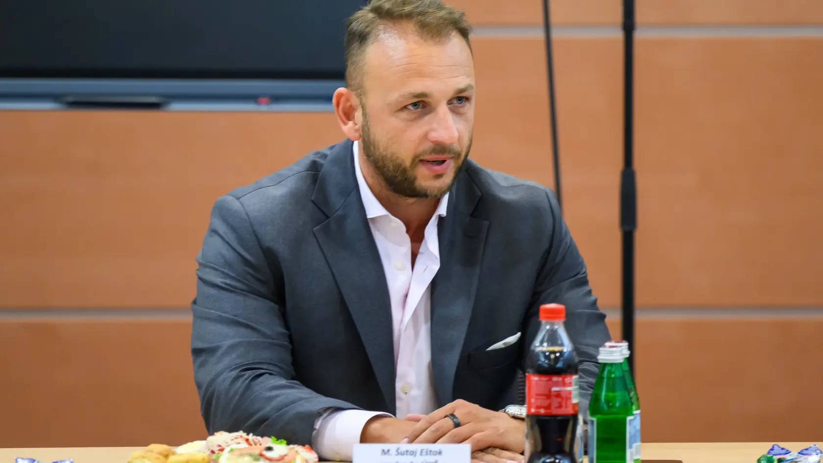 Na snímke predseda Ústredného krízového štábu (ÚKŠ) a minister vnútra SR Matúš Šutaj Eštok (Hlas-SD).