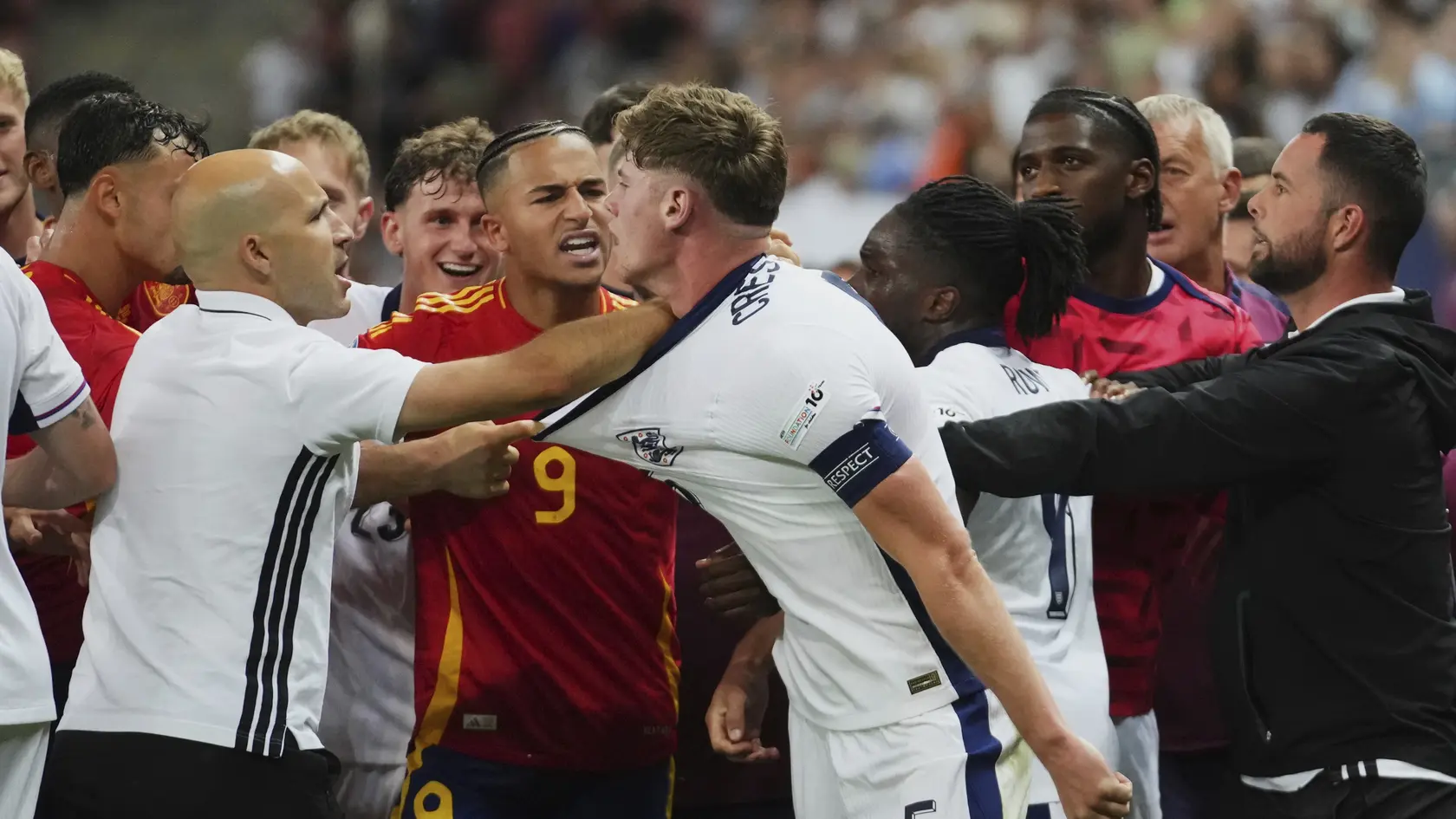 Po zápase Španielska a Anglicka na EURO U21 2025 vypukla na ihrisku šarvátka.