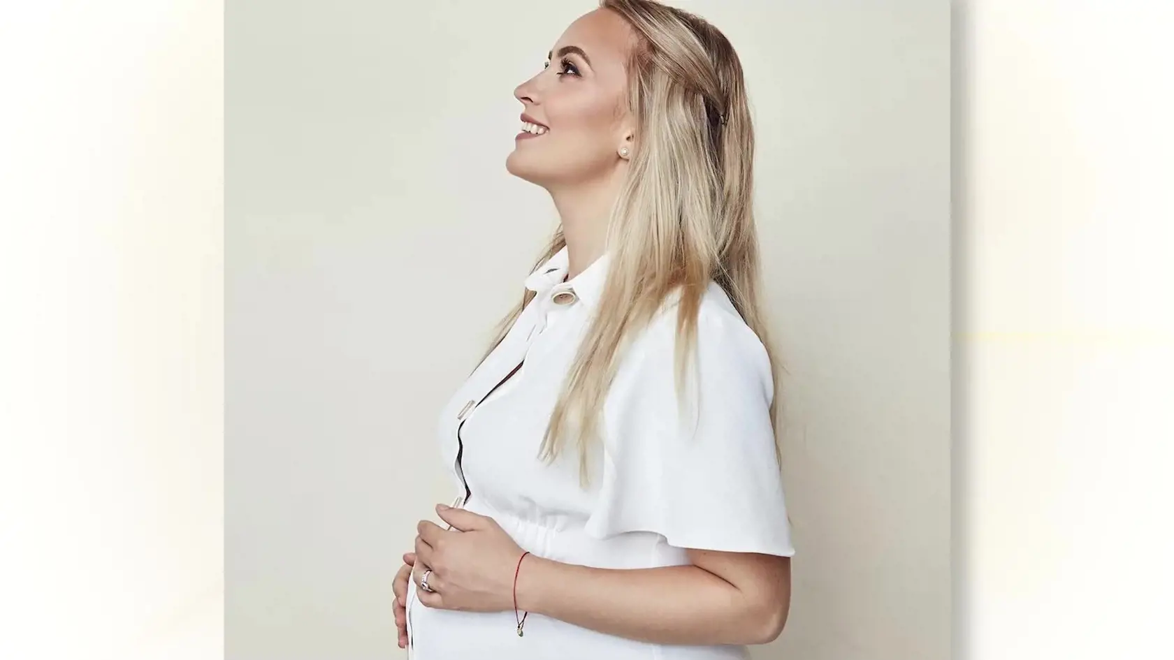 obrazok k videu 2613517: Moderátorka Barbora Krajčírová si odskočila na pľac aj vo vysokom štádiu tehotenstva: O vtipné momenty nebola núdza