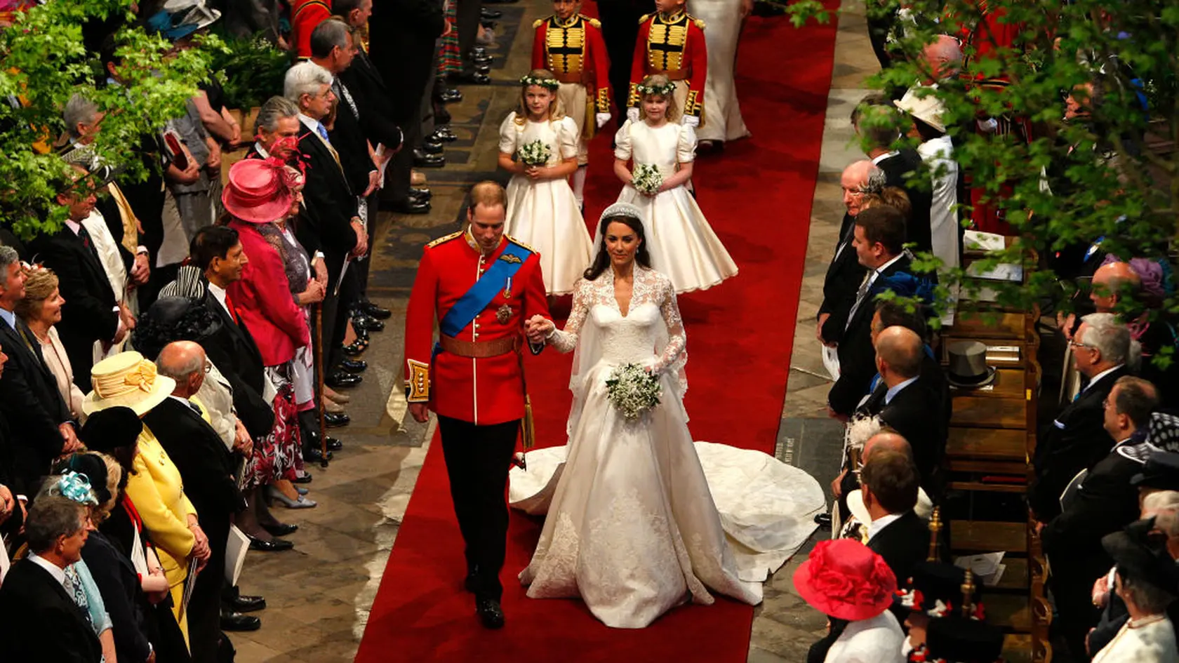 Princ William a princezná Kate sa zoznámili v roku 2001. Dlho očakávaná svadba páru sa konala 29. apríla 2011 vo Westminsterskom opátstve v Londýne.
