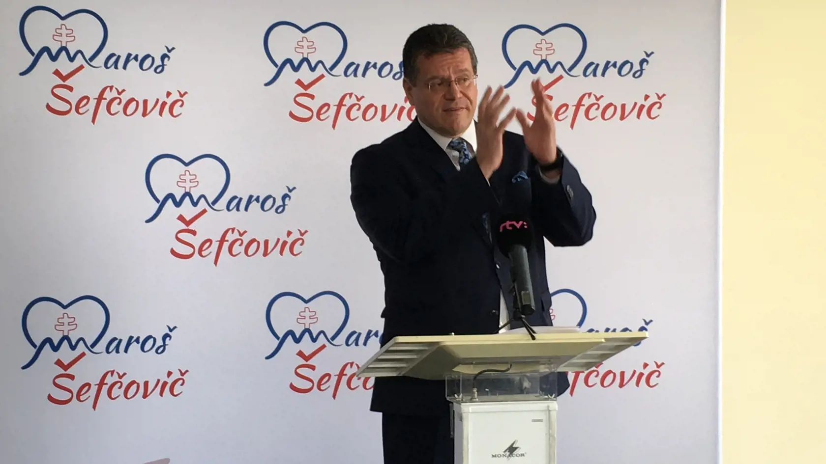 Maroš Šefčovič chce splatiť dlh seniorom.