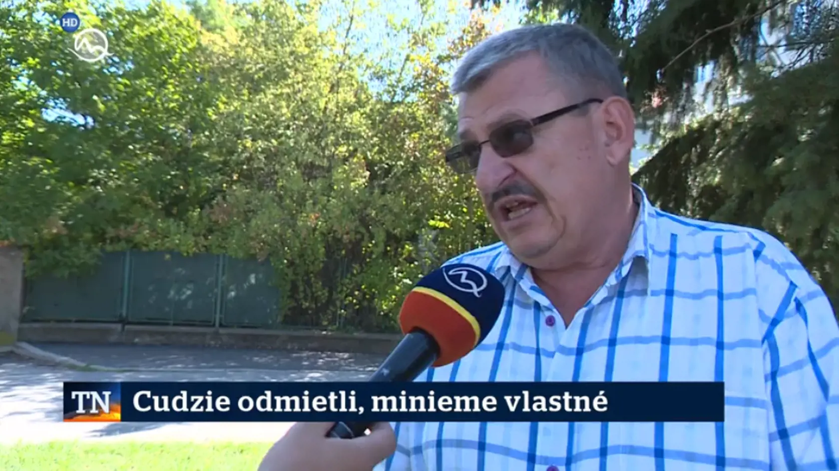 Poslanec SNS Anton Hrnko za pol rok radikálne schudol. V marci prišiel pri leteckom nešťastí o milovanú manželku a deti.