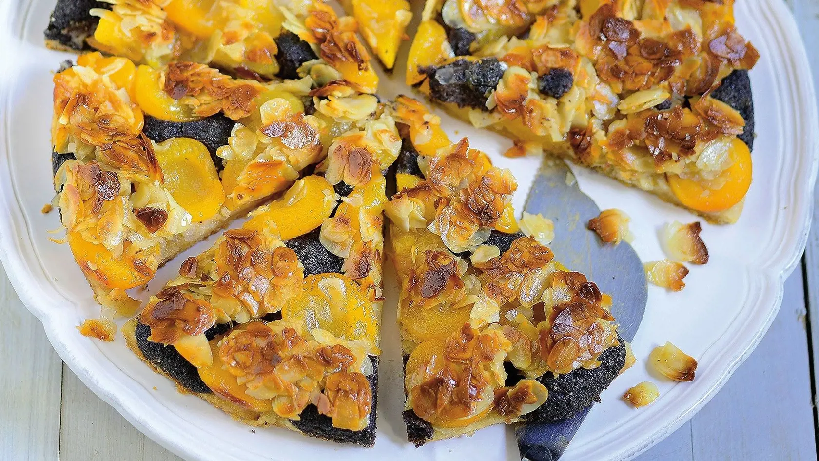 Marhuľová tarta s makom a mandľami