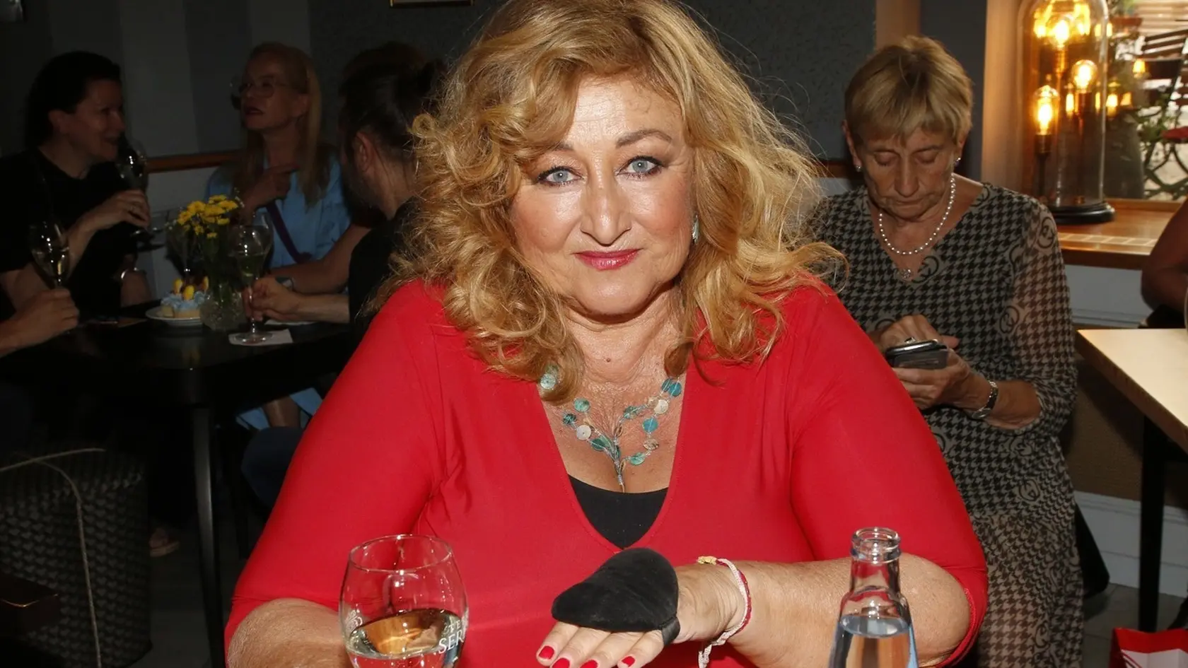  Halina Pawlowská 