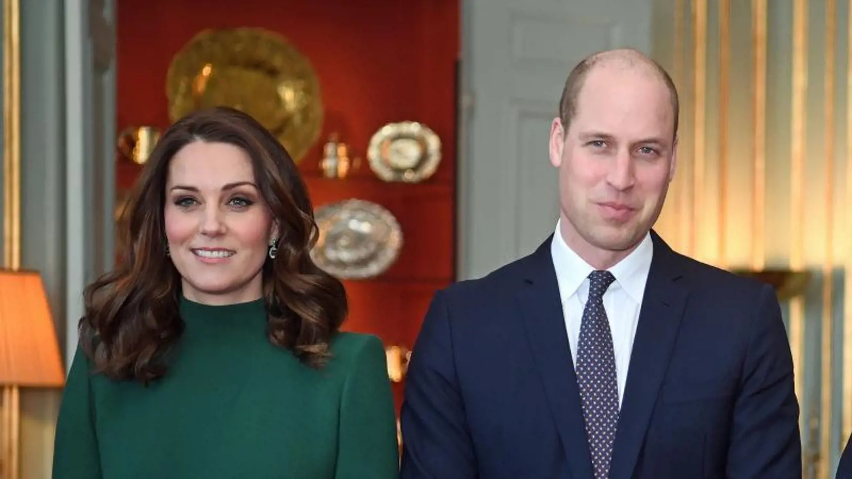 Kate Middleton (36) sa počas pôsobenia v kráľovskej rodine poriadne zmenila. Byť vojvodkyňou dá určite zabrať a na jej vzhľade sa to radikálne podpísalo. Manželkou princa WIlliama (35) je len 7 rokov, ale v britskej kráľovskej rodine pôsobí už nejaký ten piatok!