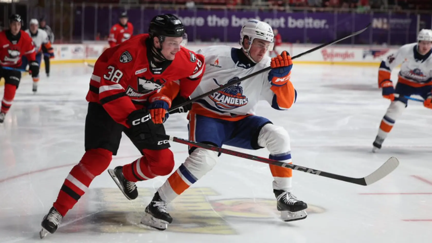 Slovenský útočník Oliver Okuliar v drese Charlotte Checkers.