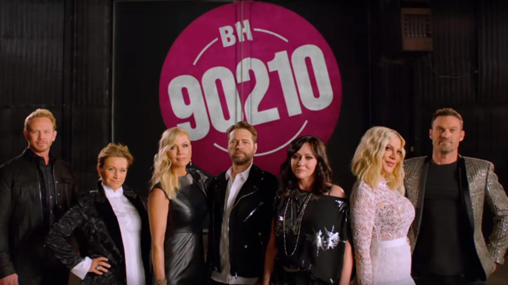 Beverly Hills 902 10: Kultový seriál sa v auguste vráti na televízne obrazovky. Z hlavných postáv bude chýbať Dylan. Herec Luke Perry totiž zomrel na mozgovú príhodu.