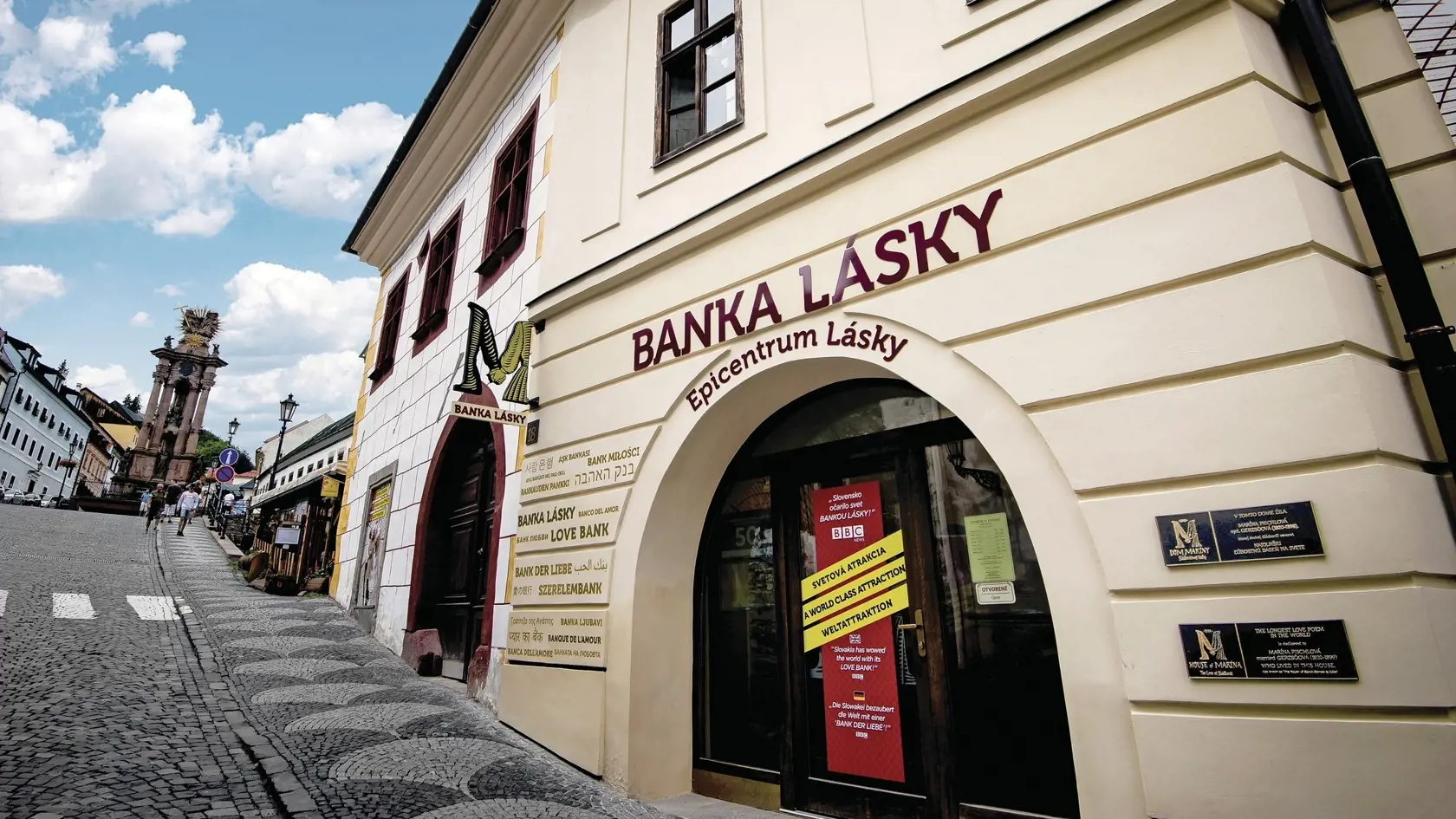 Banka lásky v Dome Marínany