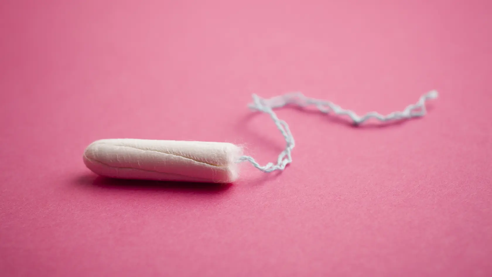 Používanie tampónu počas menštruácie dlhšie ako 8 až 12 hodín môže spôsobiť bakteriálnu vaginózu (ilustračné foto).