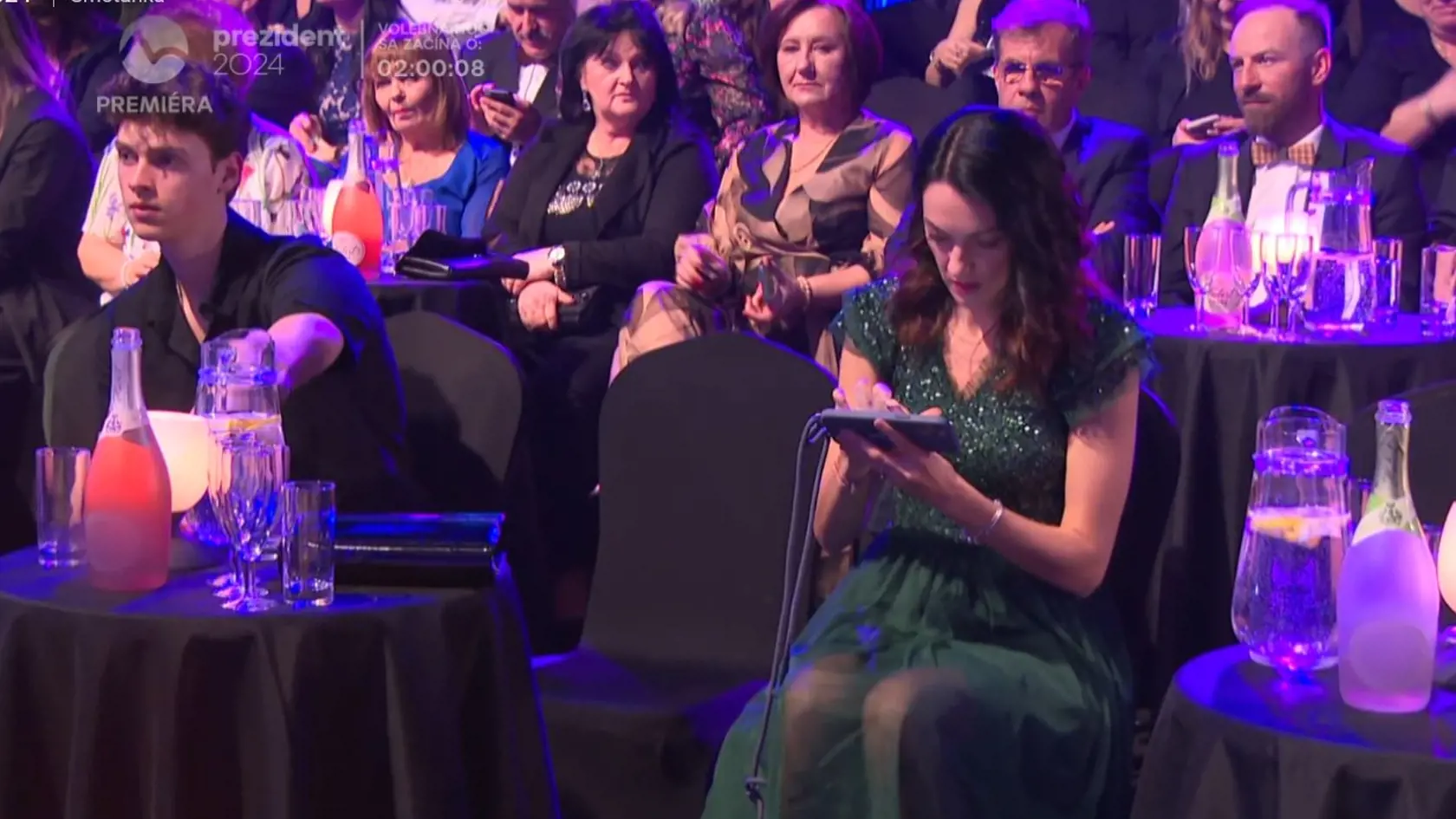 Tinu podporovala na živom prenose Let's Dance mama Nela (v čiernom).