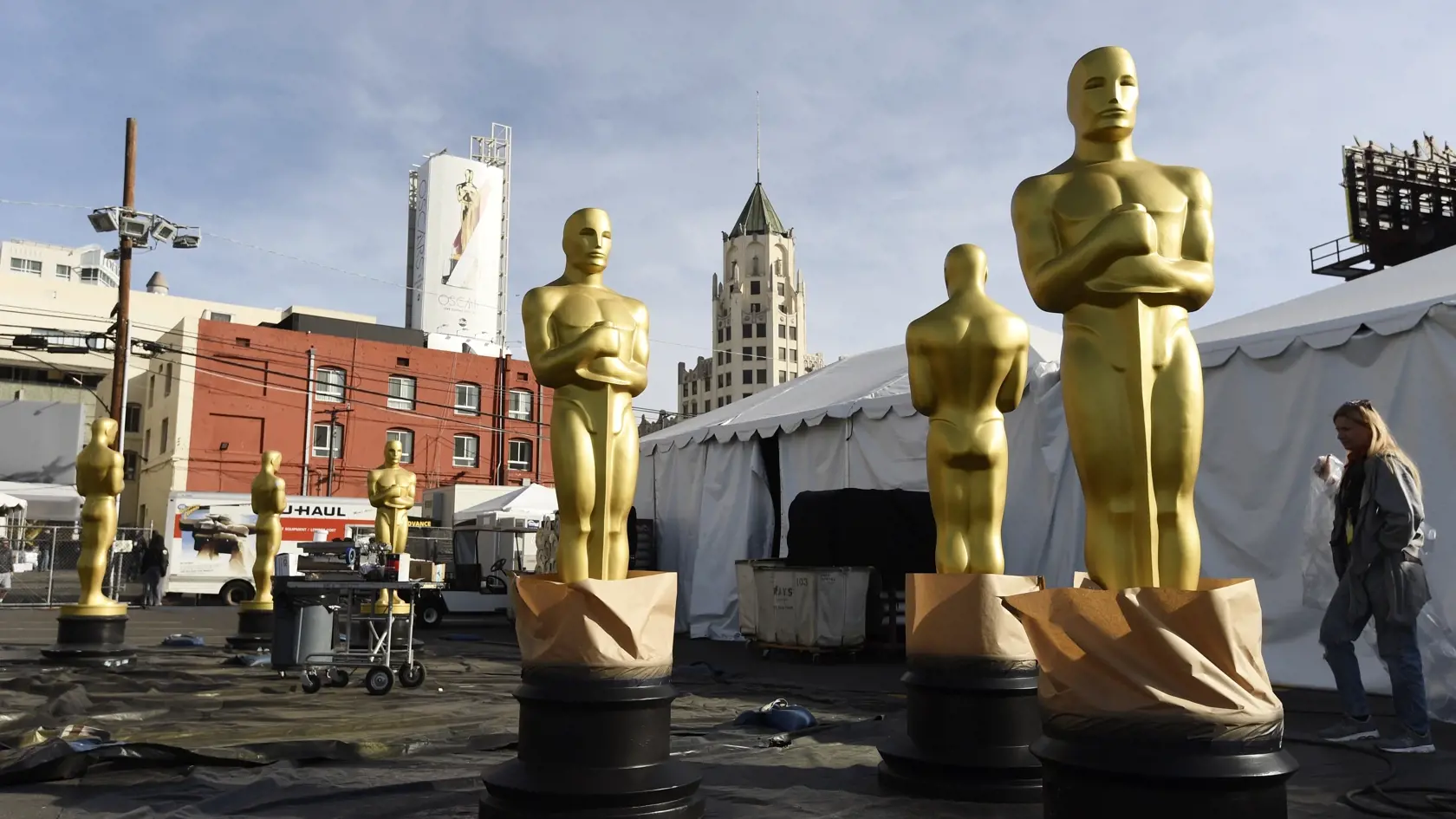 Udeľovanie filmových cien sa koná v Los Angeles. Prípravy sú v plnom prúde.