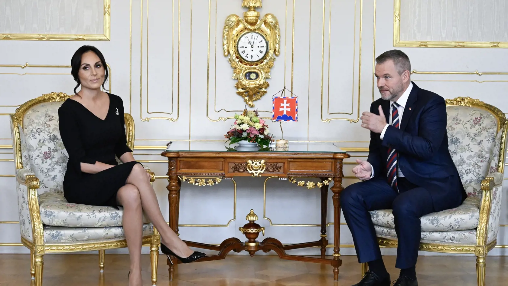 Na snímke prezident SR Peter Pellegrini a ministerka zdravotníctva Zuzana Dolinková (Hlas-SD) počas prijatia v Prezidentskom paláci 8. októbra 2024 v Bratilave.