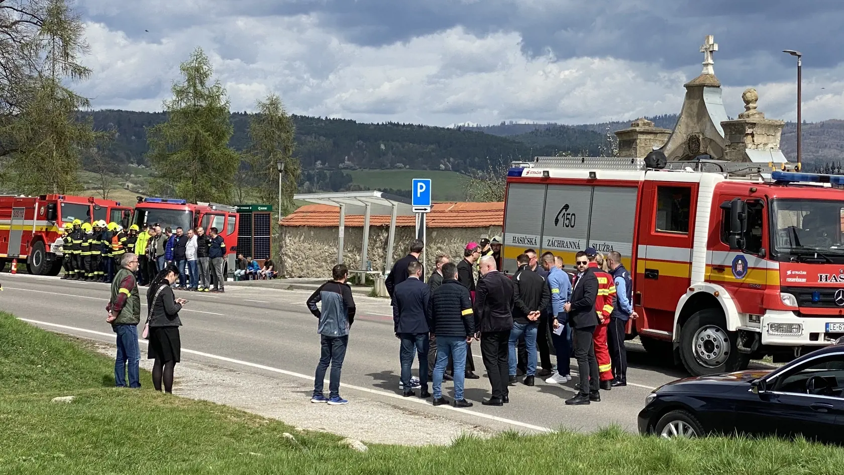 Na miesto nešťastia priletel vrtuľníkom minister vnútra Matúš Šutaj Eštok.
