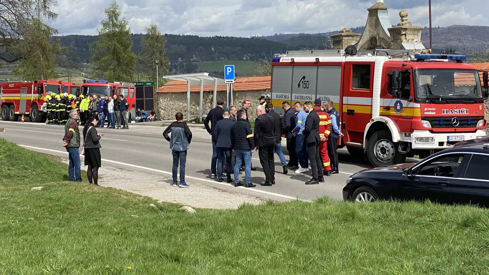 Na miesto nešťastia priletel vrtuľníkom minister vnútra Matúš Šutaj Eštok.