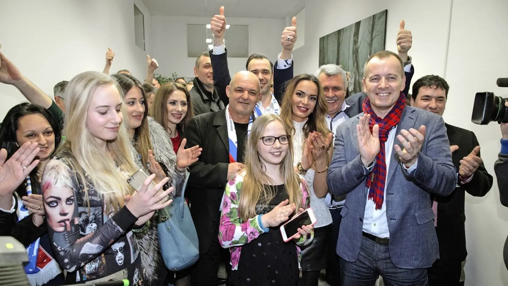 Takmer rodinná fotka Borisa Kollára z nočnej centrály.