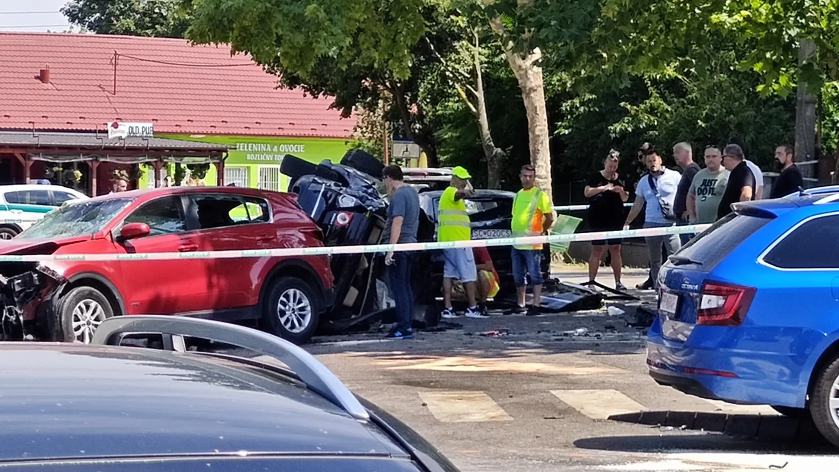 Policajti chceli vodiča zastaviť a skontrolovať v nedeľu krátko po 09.00 h na ulici Pri trati v bratislavskej mestskej časti Podunajské Biskupice. "Vodič znamenia na zastavenie nerešpektoval a vo vysokej rýchlosti pred hliadkou unikal v smere z Bratislavy do Trnavského kraja," priblížil Szeiff.