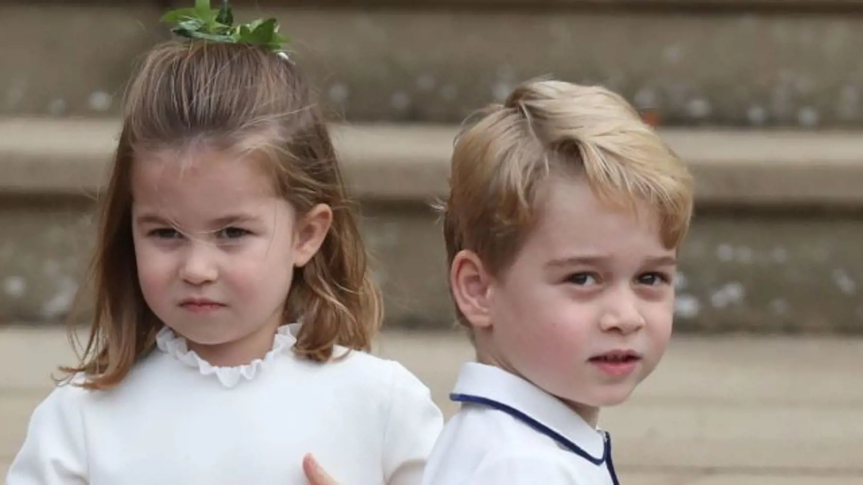 Princezná Charlotte a princ George na svadbe princeznej Eugenie. 