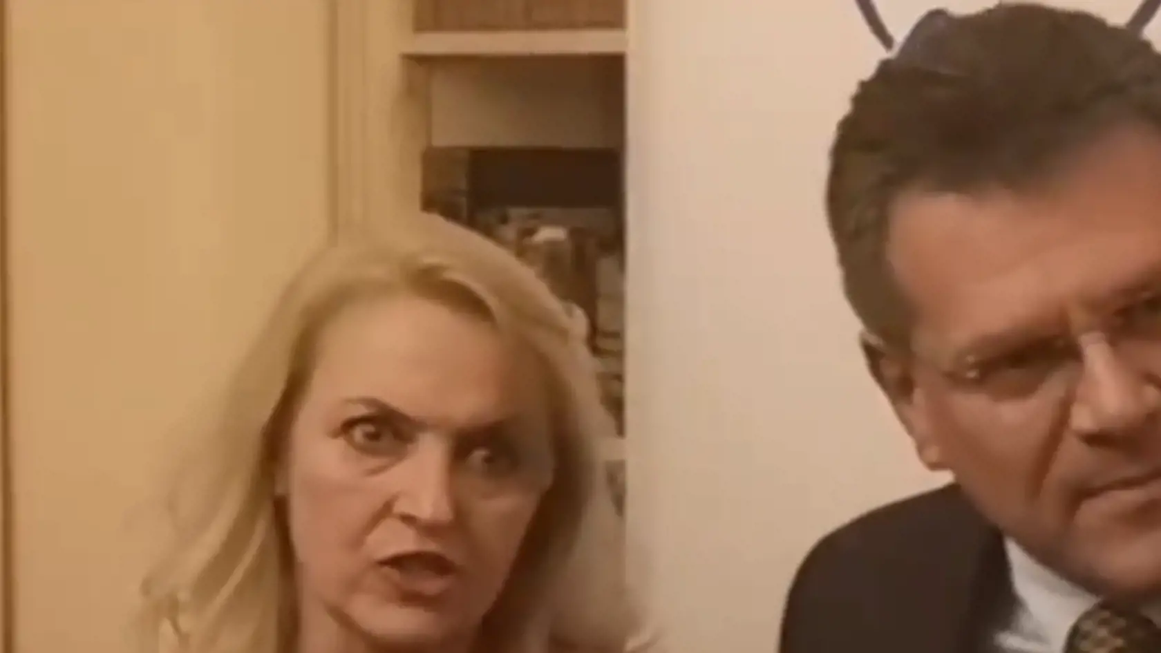 Maroš Šefčovič sa s manželkou doma určite nenudí. 