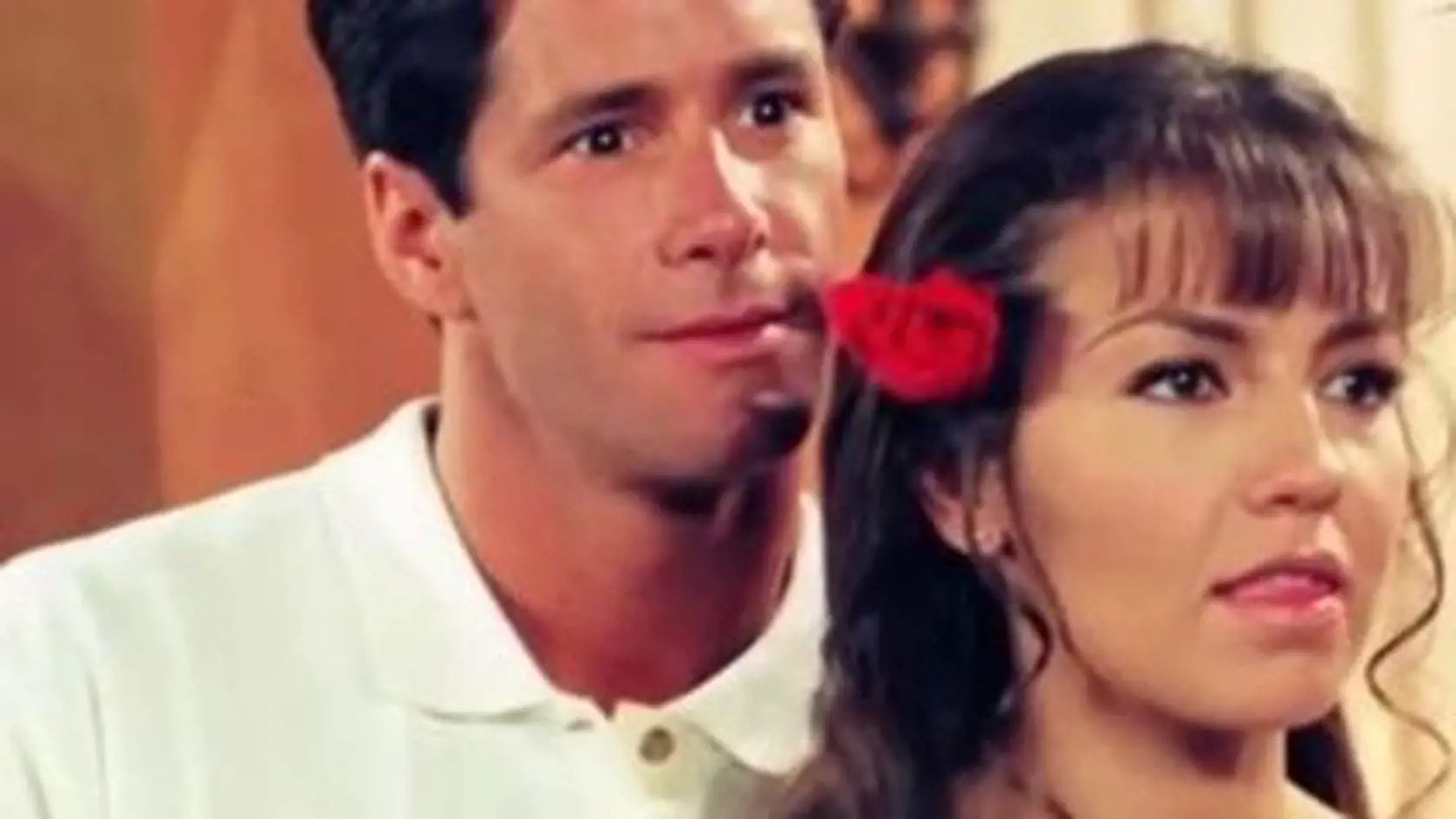Fernando Carrillo s Thalíou v telenovele
