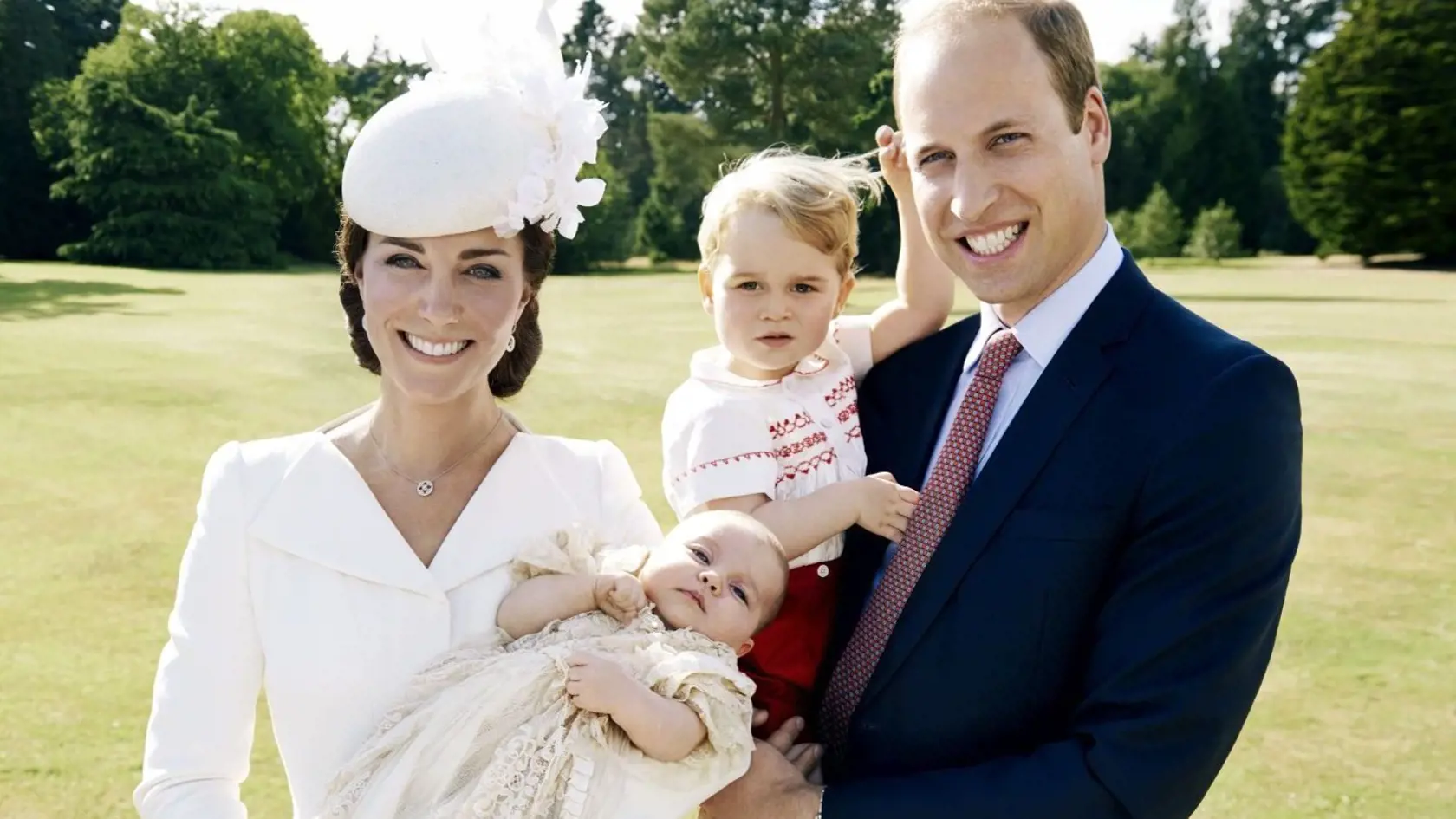 Kate s Williamom so svojimi ratolesťami -