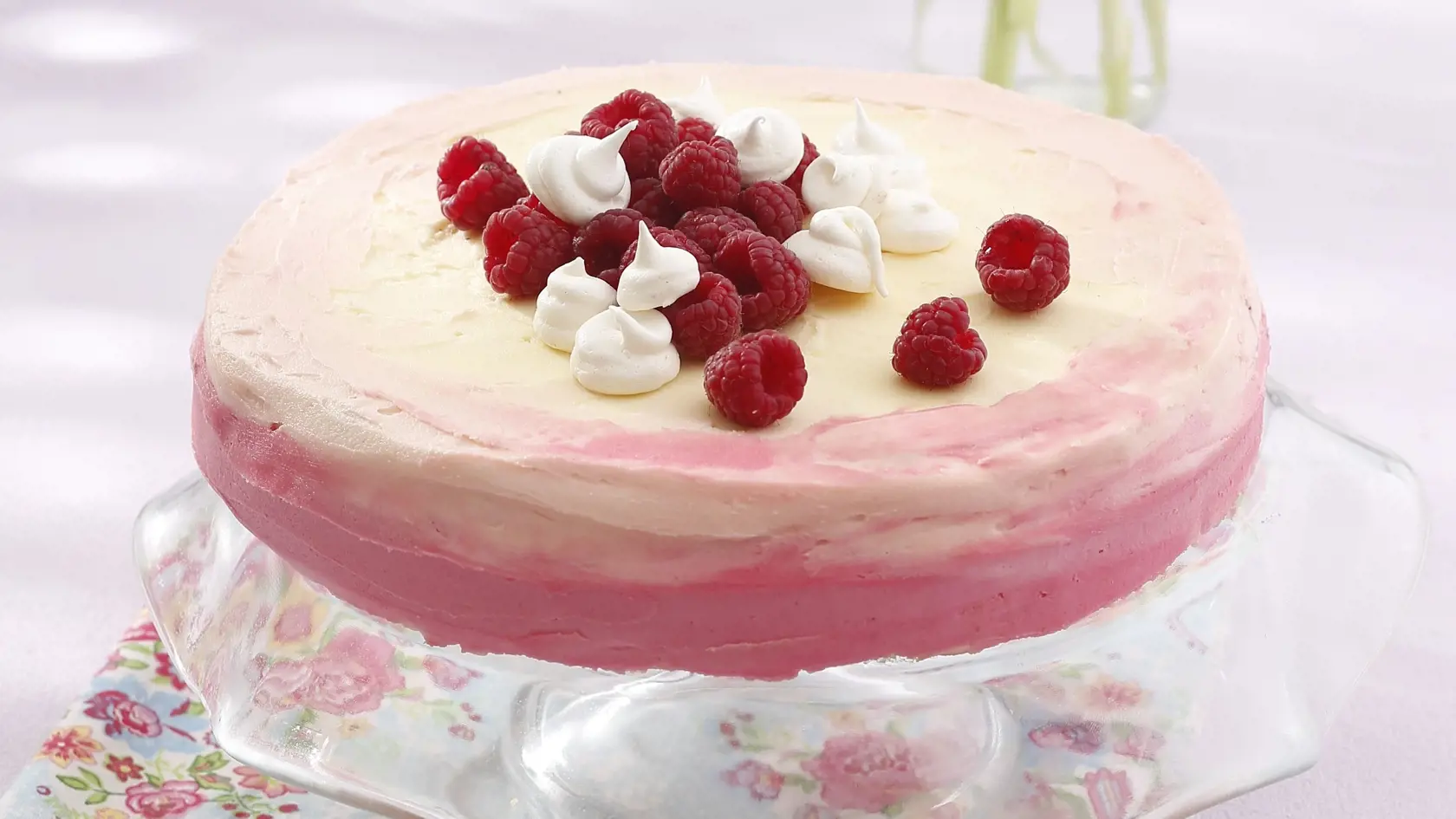 Malinová ombré torta