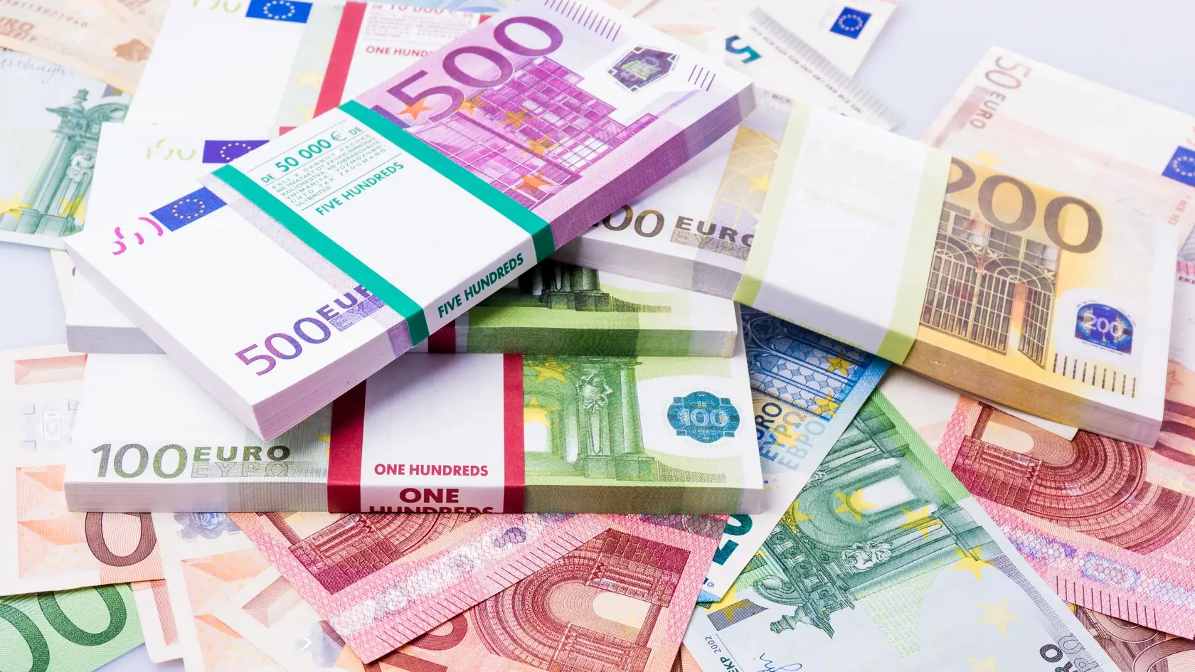 Vlastník siete z Portugalska sa proti pokute odvolal, čo však odvolací súd pred pár dňami zamietol. Pokutu vo výške 60 miliónov PLN (cca 14 miliónov eur) majiteľovi potvrdil.