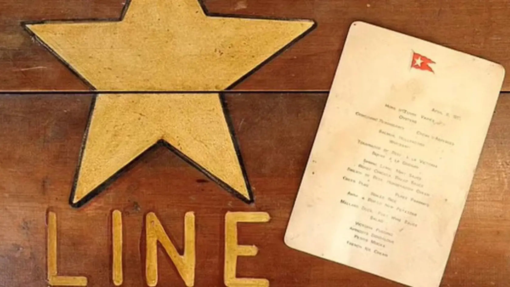 Výtlačok menu večere podávanej cestujúcim prvej triedy parníka Titanic predali v aukcii za viac ako 95.000 eur.