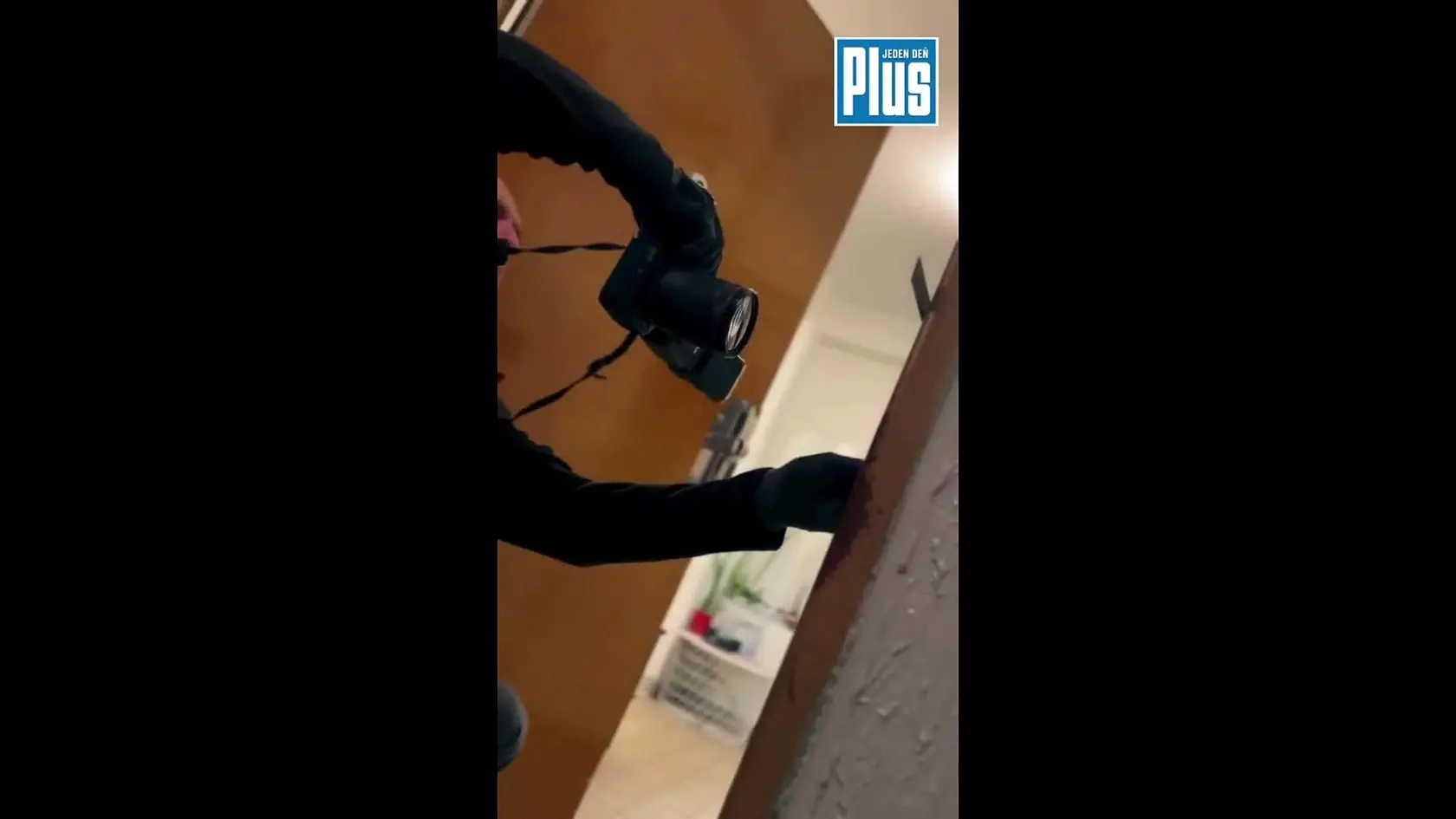 Polícia zverejnila autentické zábery zo zadržania skupiny Valhalla