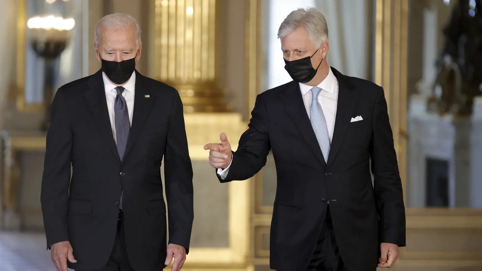 EBE 27 Brusel - Na snímke vpravo belgický kráľ Filip, vľavo americký prezident Joe Biden počas stretnutia v kráľovskom paláci v Bruseli 15. júna 2021. FOTO TASR/AP