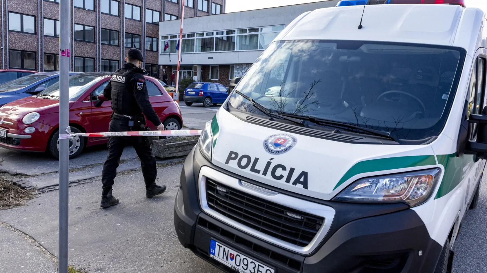 Polícia prehľadávala Okresný súd v Trenčíne v súvislosti s bombovou hrozbou. 