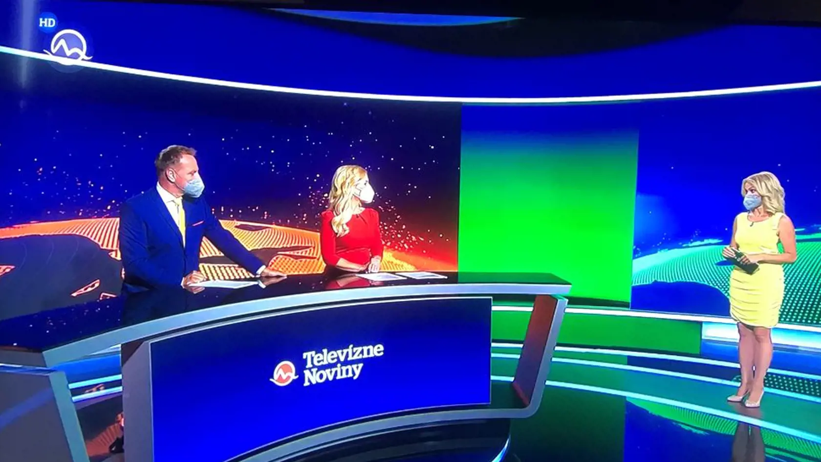 Zlatica darovala Paťovi darček.