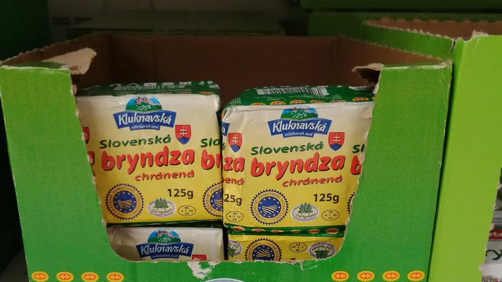 BRYNDZA: December 1,09 €, Február 1,09 €.