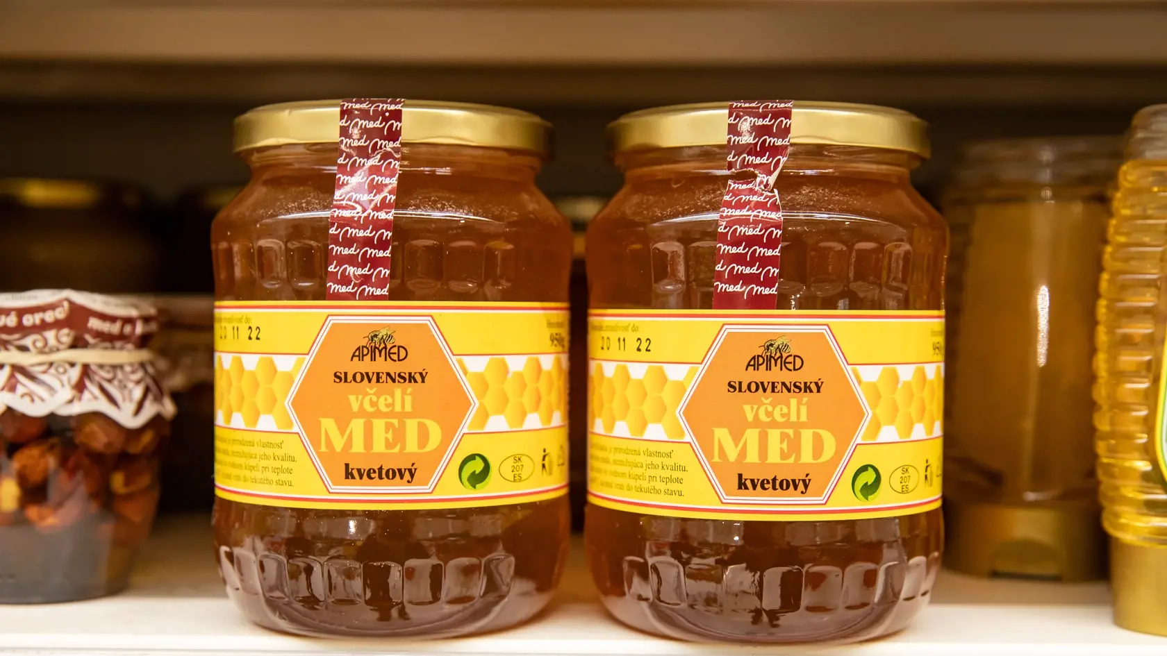 PRÍRODNÝ MED: December: 6,99 €, Február 6,99 €.