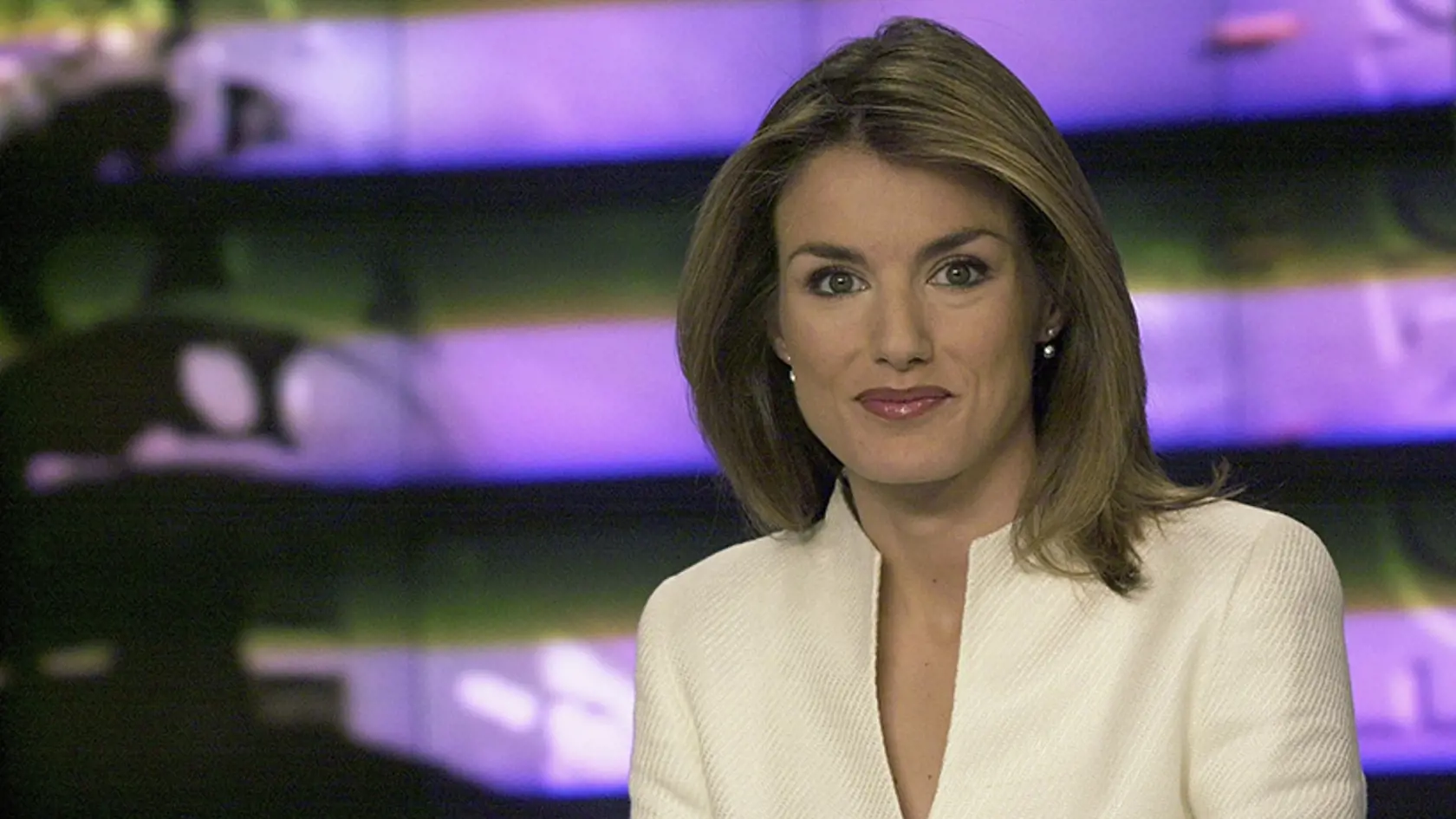 UNDATED:  In this undated handout from Television Espanola, TV presenter Letizia Ortiz Rocasolano poses for a photograph on set. The Spanish Royal House announced November 1, 2003 the engagement of Prince Felipe of Spain to Rocasolano. (Photo by Television Espanola/Getty Images)