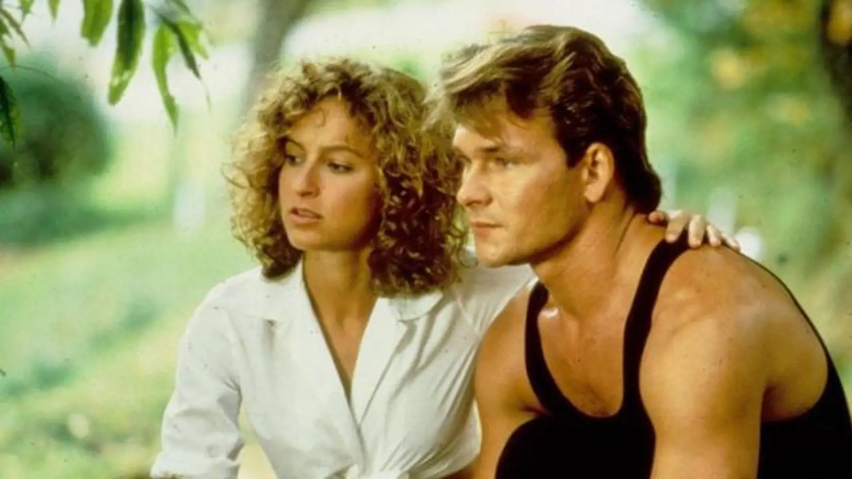 Ubehlo tridsať rokov od premiéry Hriešneho tanca (Dirty Dancing, 1987), z ktorého si každý pamätá priam legendárnu vetu Patricka Swayzeho v úlohe tanečného inštruktora Johnyho Castla: „Baby nebude sedieť v kúte“.